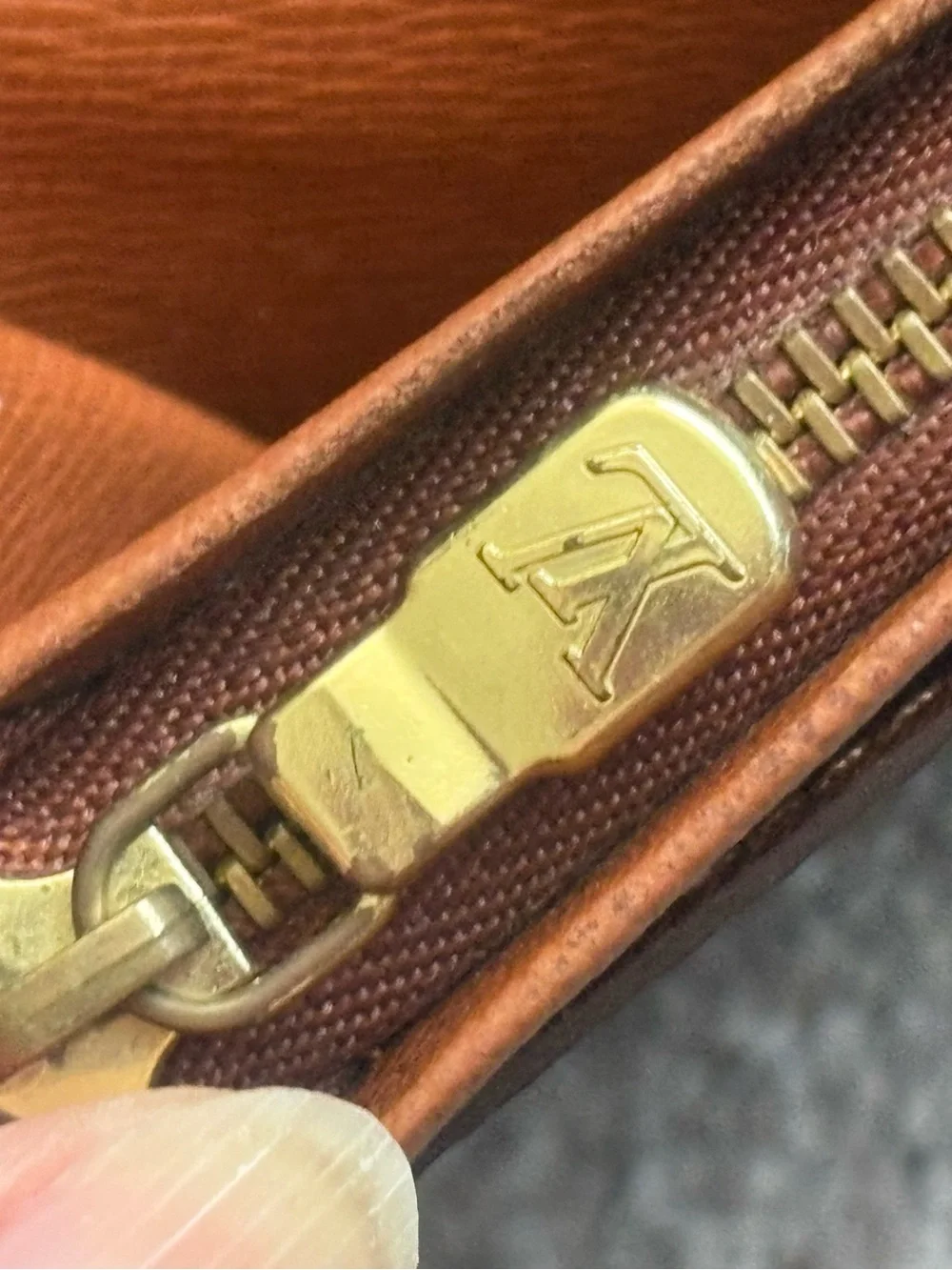 Auth Louis Vuitton Monogram Bifold zippy Wallet